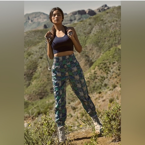 Free People Movement Harem Pants Women's Jogger patterned athletic Size Small - Picture 2 of 10